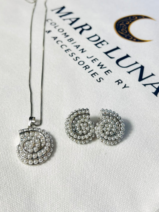 Pearl Seashell Necklace